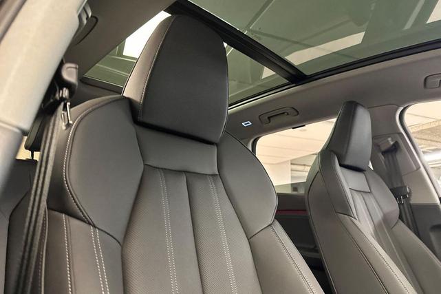 Photo of 2025 Mythos Black Metallic Audi Q6 e-tron