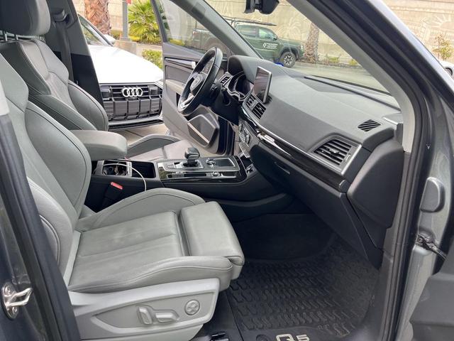 Photo of 2018 Monsoon Gray Metallic Audi Q5