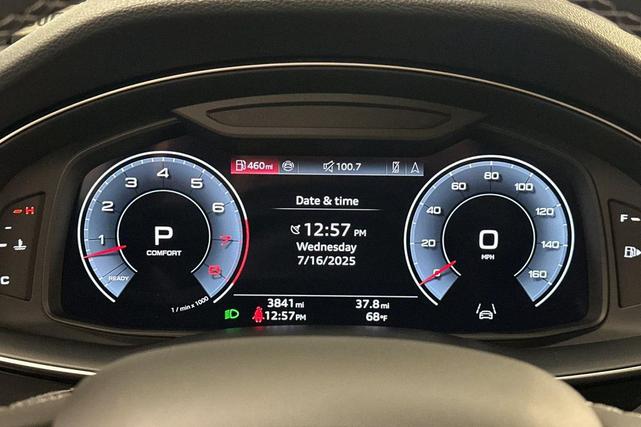 Photo of 2024 Glacier White Metallic Audi Q8