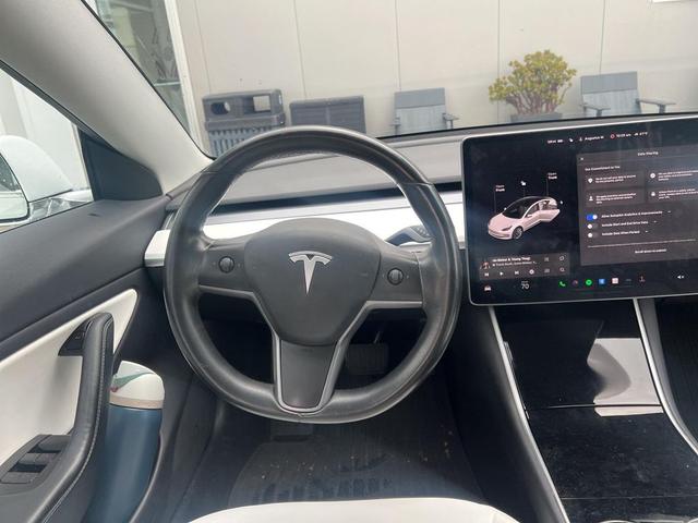 Photo of 2019 Pearl White Multi-Coat Tesla Model 3