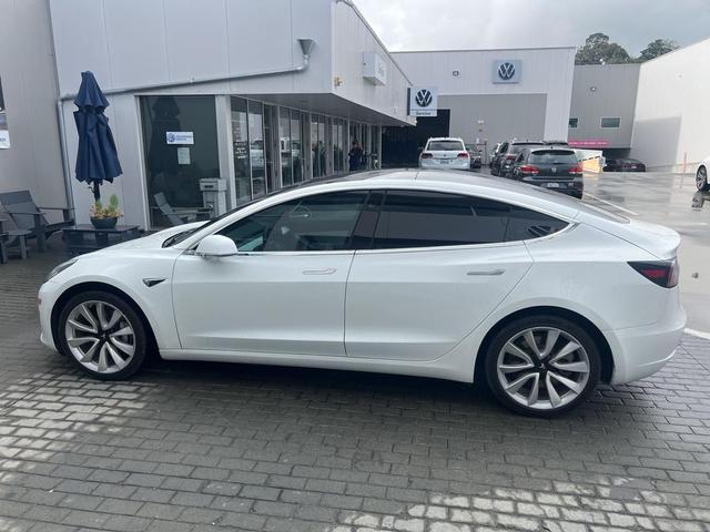 Photo of 2019 Pearl White Multi-Coat Tesla Model 3