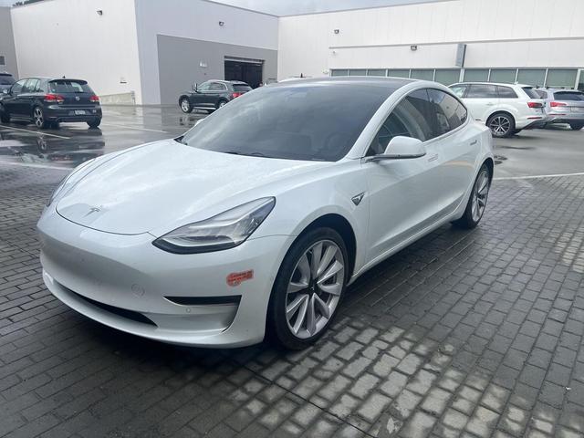 Photo of 2019 Pearl White Multi-Coat Tesla Model 3