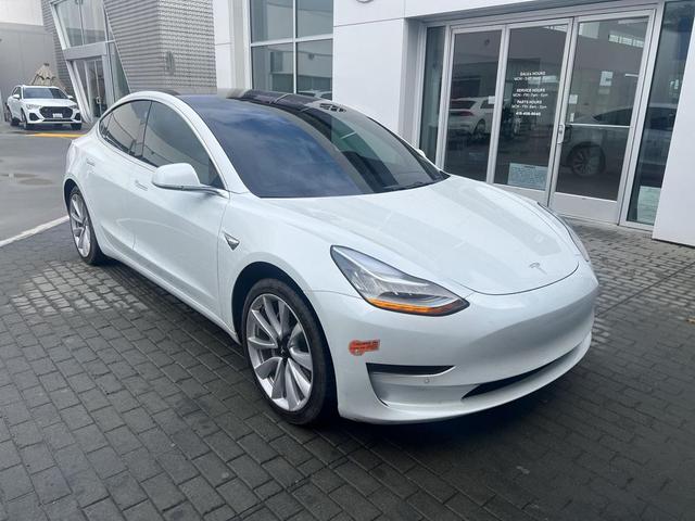 Photo of 2019 Pearl White Multi-Coat Tesla Model 3