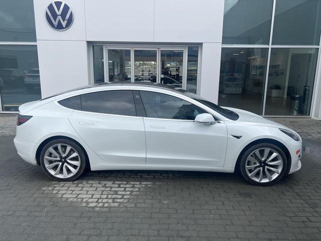 Photo of 2019 Pearl White Multi-Coat Tesla Model 3