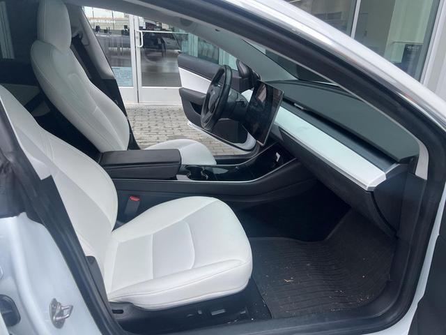 Photo of 2019 Pearl White Multi-Coat Tesla Model 3