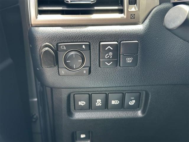 Photo of 2021 Atomic Silver Lexus GX 460