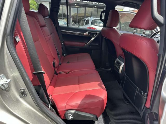 Photo of 2021 Atomic Silver Lexus GX 460