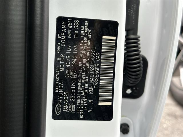 Photo of 2025 Serenity White Hyundai ELANTRA