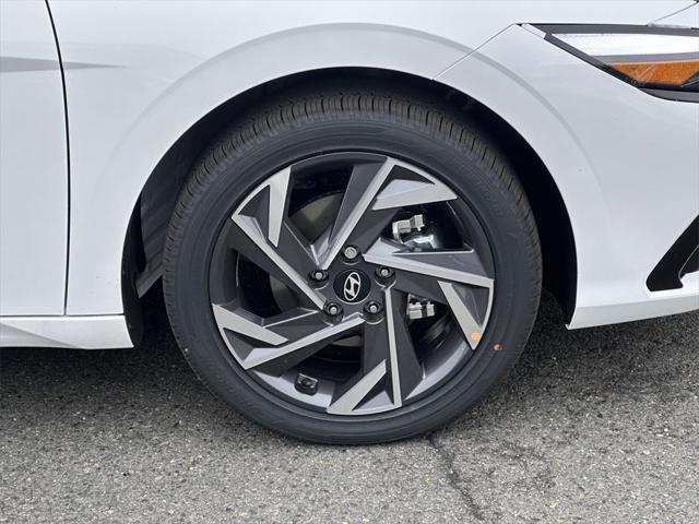 Photo of 2025 Serenity White Hyundai ELANTRA