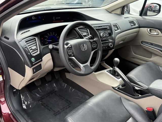 Photo of 2013 Crimson Pearl Honda Civic