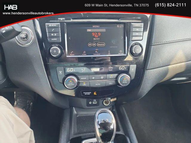 Photo of 2018 Gun Metallic Nissan Rogue