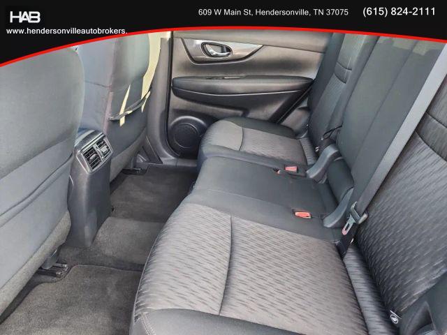 Photo of 2018 Gun Metallic Nissan Rogue