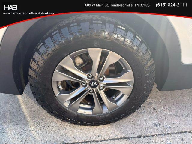 Photo of 2015 Sparkling Silver Hyundai Santa Fe Sport