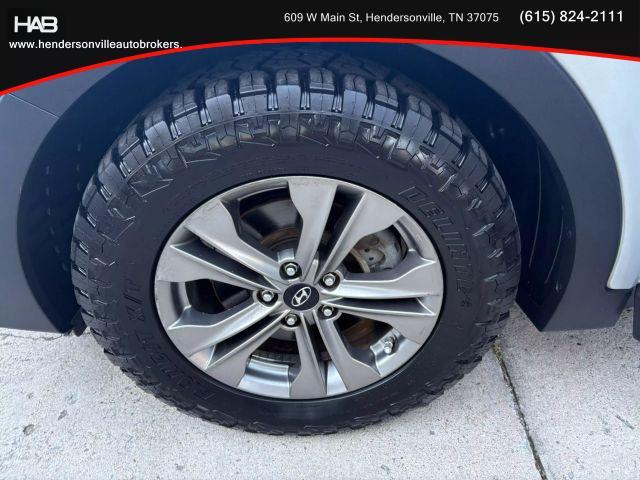 Photo of 2015 Sparkling Silver Hyundai Santa Fe Sport