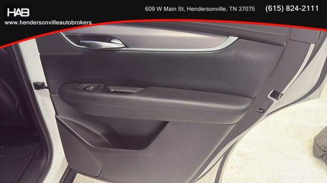 Photo of 2017 White Cadillac XT5