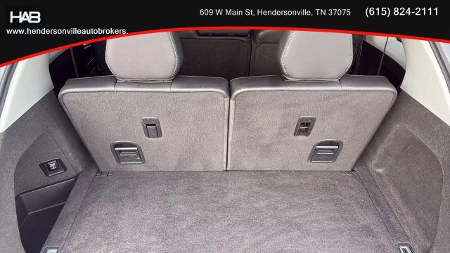 Photo of 2017 White Acura MDX