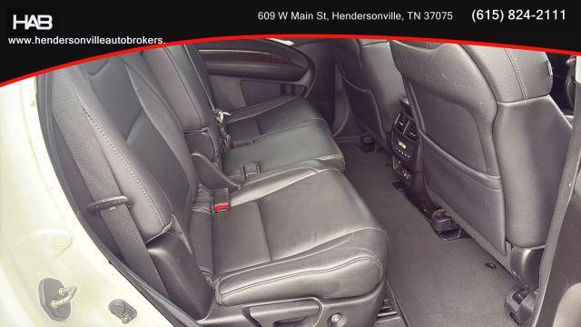 Photo of 2017 White Acura MDX
