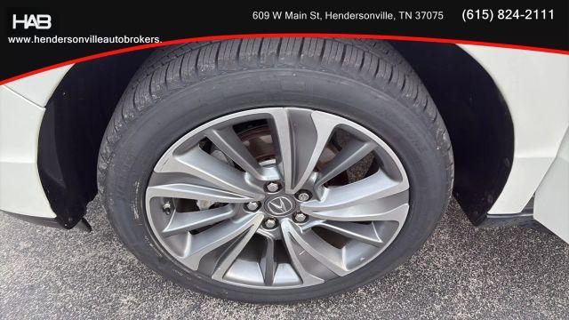 Photo of 2017 White Acura MDX