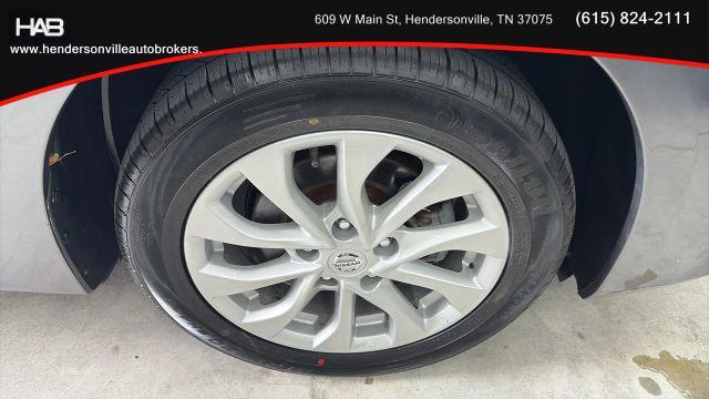 Photo of 2019 Gray Nissan Sentra