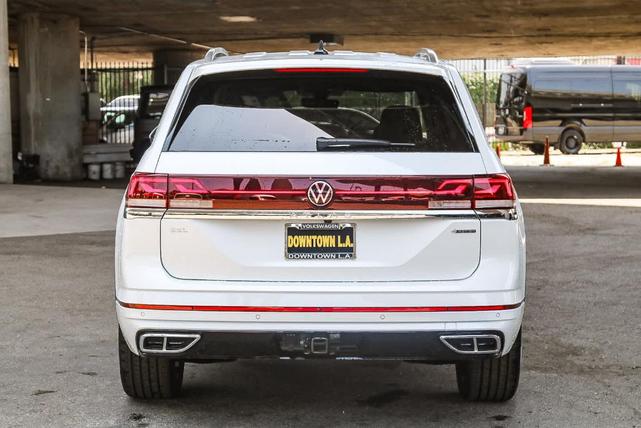 Photo of 2025 Opal White Pearl Effect Volkswagen Atlas