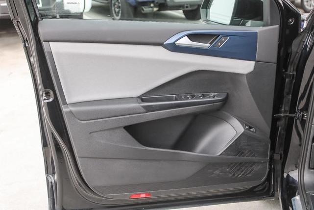 Photo of 2022 Deep Black Pearl Effect Volkswagen Taos