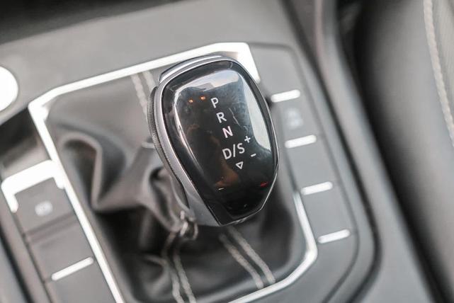 Photo of 2022 Deep Black Pearl Effect Volkswagen Taos