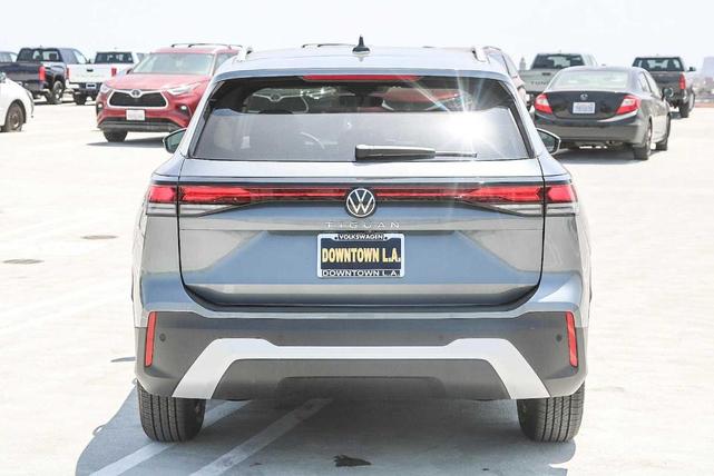 Photo of 2025 Platinum Gray Metallic Volkswagen Tiguan