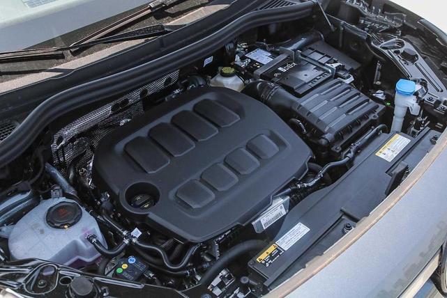 Photo of 2025 Platinum Gray Metallic Volkswagen Tiguan