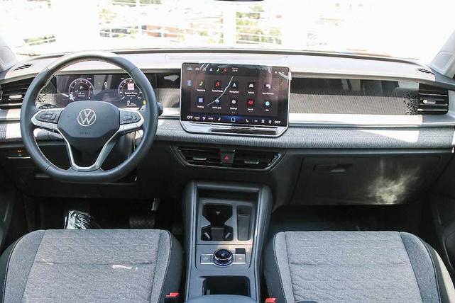 Photo of 2025 Platinum Gray Metallic Volkswagen Tiguan