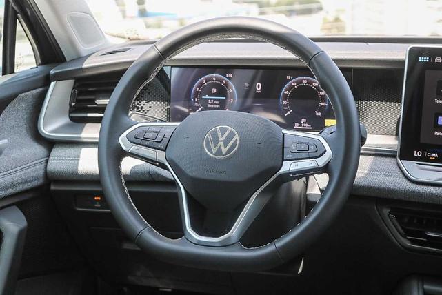 Photo of 2025 Platinum Gray Metallic Volkswagen Tiguan