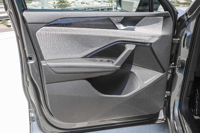 Photo of 2025 Platinum Gray Metallic Volkswagen Tiguan