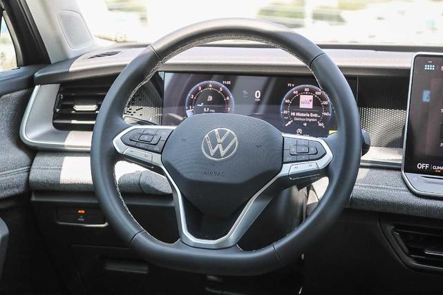 Photo of 2025 Platinum Gray Metallic Volkswagen Tiguan