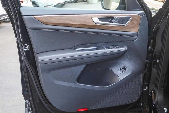 Photo of 2025 Pure Gray Volkswagen Atlas