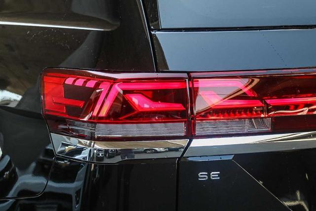 Photo of 2025 Pure Gray Volkswagen Atlas