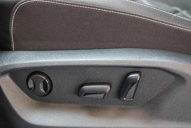 Photo of 2025 Pure Gray Volkswagen Atlas