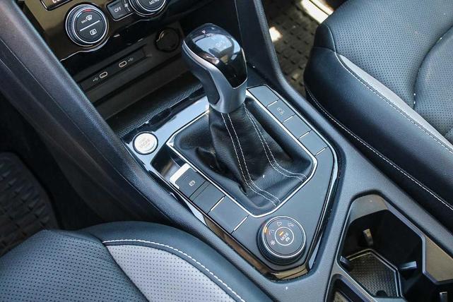 Photo of 2022 Platinum Gray Metallic Volkswagen Taos
