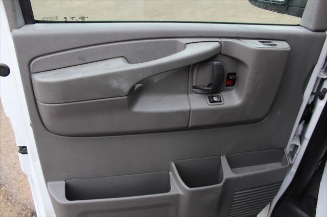 Photo of 2014 White Chevrolet Express 2500