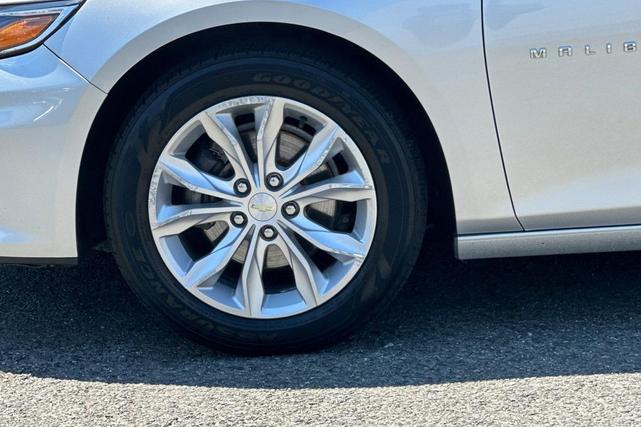 Photo of 2019 Silver Ice Metallic Chevrolet Malibu