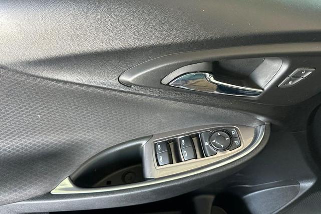 Photo of 2019 Silver Ice Metallic Chevrolet Malibu