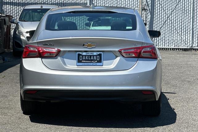 Photo of 2019 Silver Ice Metallic Chevrolet Malibu