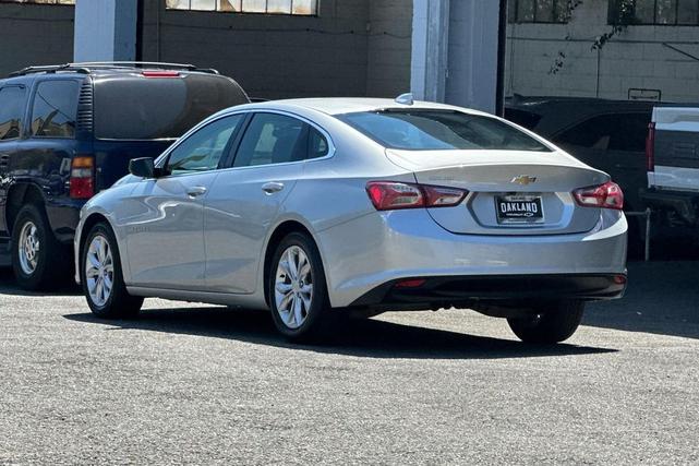 Photo of 2019 Silver Ice Metallic Chevrolet Malibu