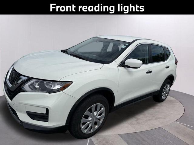 Photo of 2020 Glacier White Nissan Rogue