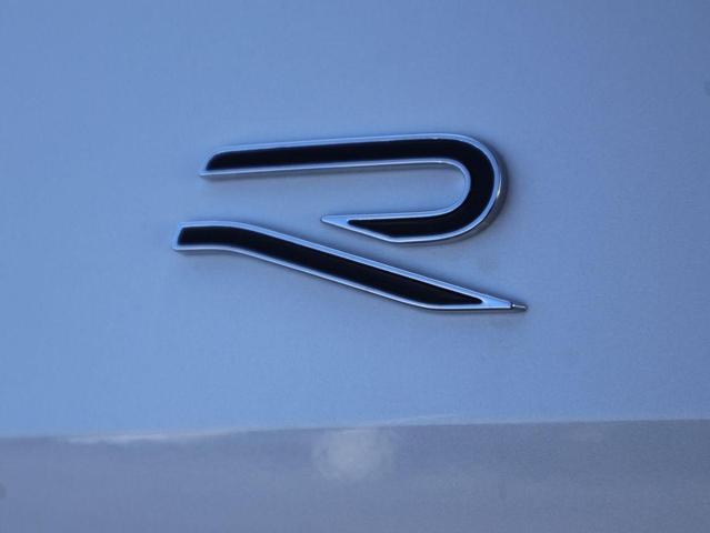Photo of 2025 Opal White Pearl Volkswagen Tiguan