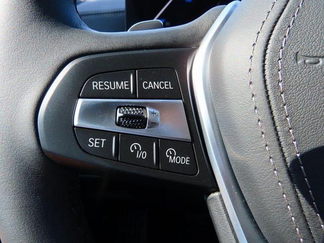 Photo of 2025 Manhattan Green Metallic BMW X5 PHEV