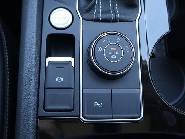 Photo of 2022 Pure White Volkswagen Atlas