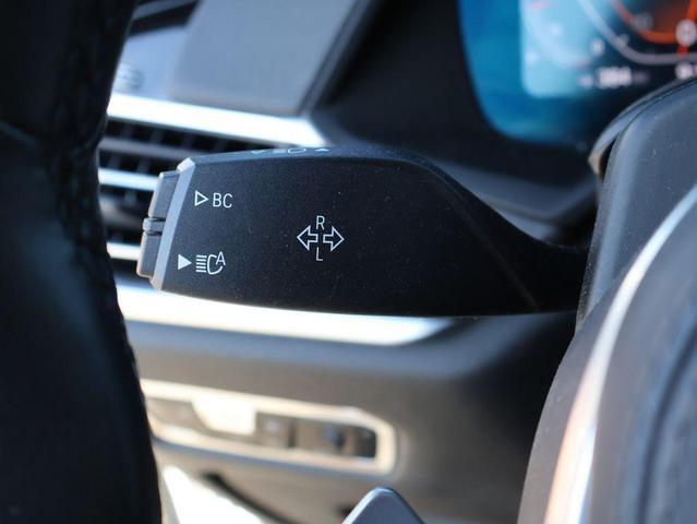 Photo of 2022 Mineral White Metallic BMW X7