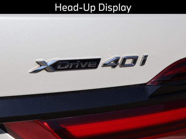 Photo of 2022 Mineral White Metallic BMW X7