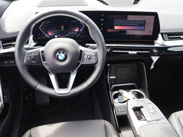 Photo of 2025 Alpine White BMW X1
