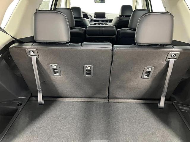 Photo of 2025 Platinum White Pearl Honda Pilot