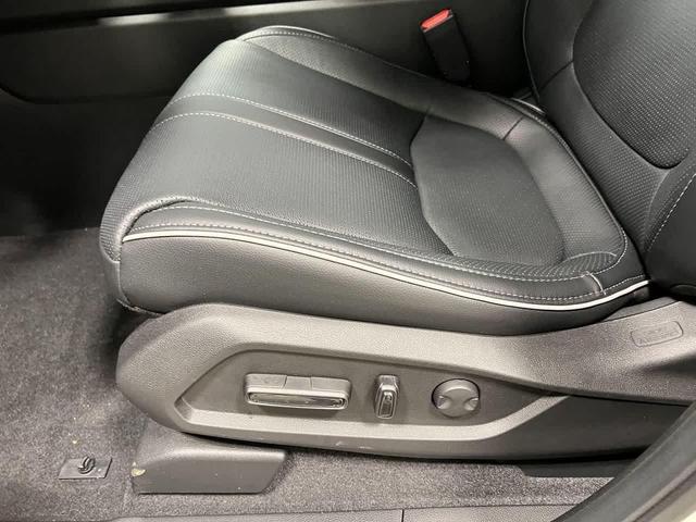 Photo of 2025 Platinum White Pearl Honda Pilot